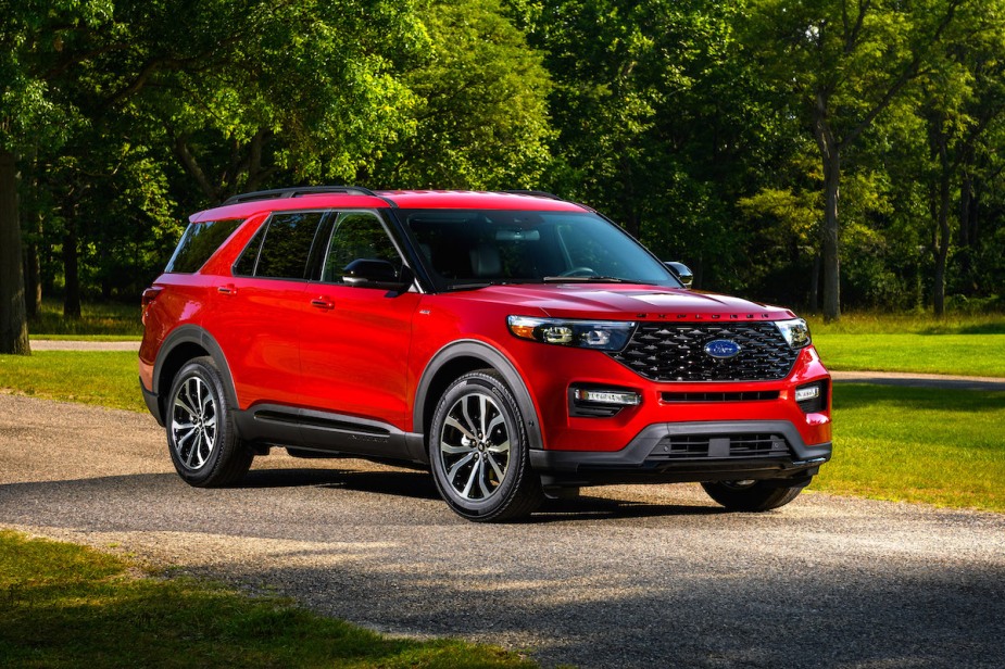 A red Ford Explorer from 2022, where the advantages of the Ford Explorer can shine through.