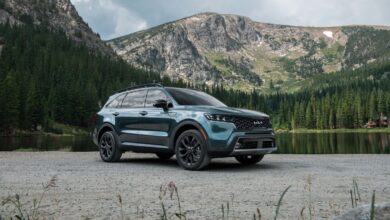 3 Best Small 3-Row SUVs for 2023 According to Edmunds