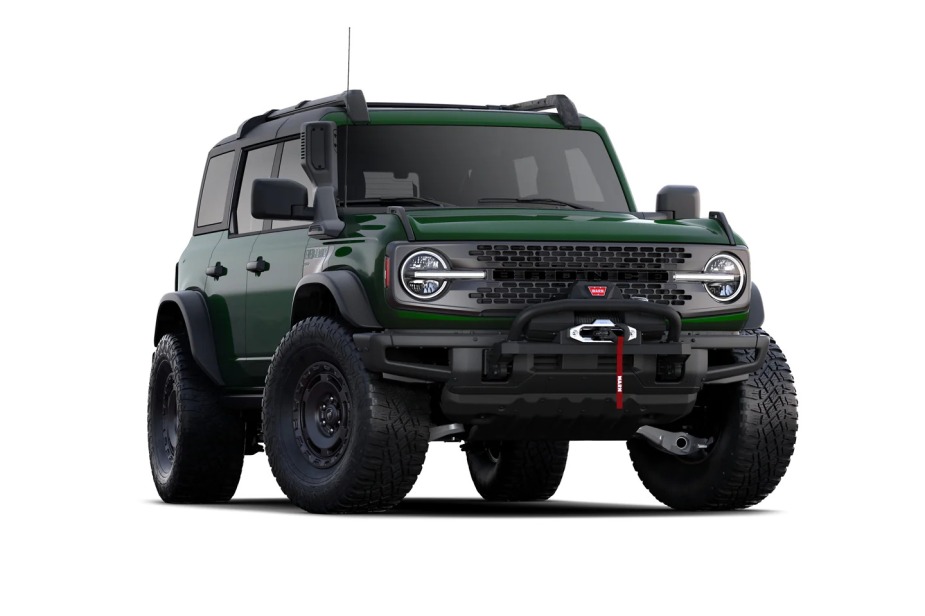A rash green 2023 Ford Bronco Raptor doesn't have a stick shift SUV