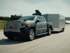 1 full-size pickup truck cruise with hands-free driving and towing