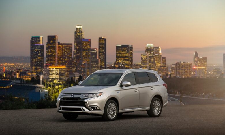 The 2021 Mitsubishi Outlander, unlike the 2023 model, produces very little power and torque.