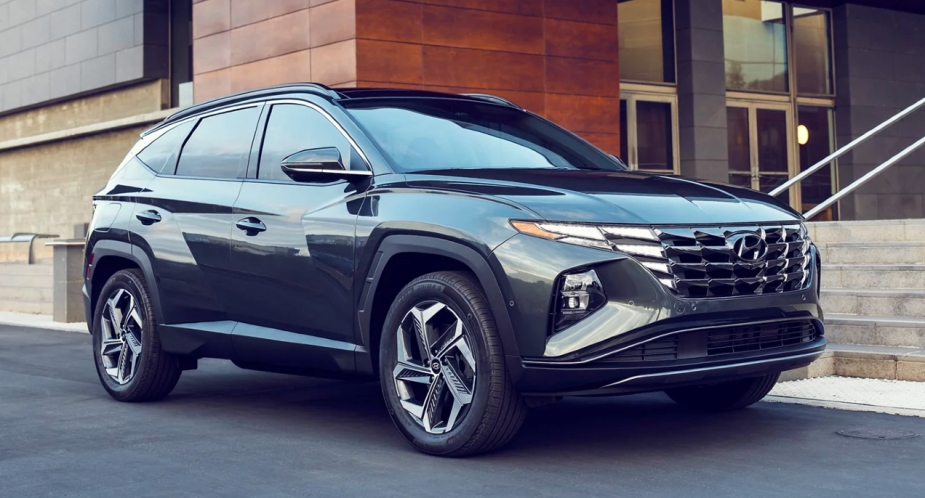 A black 2022 Hyundai Tucson Plug-In Hybrid is parked. 