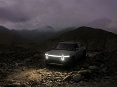 Rivian's four-motor truck will leave behind $100,000 electric vehicles