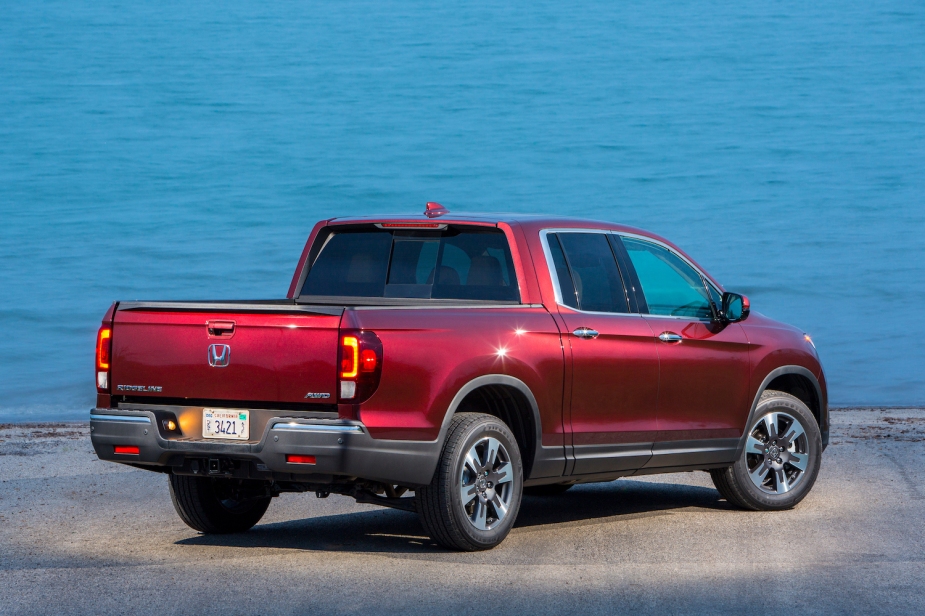 The Honda Ridgeline tailgate is problematic due to its two-function design.