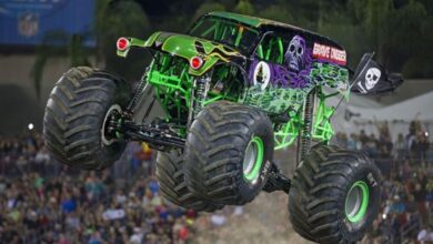 The Grave Digger Monster Truck Still Strikes Fear Into Other Trucks at Monster Jam