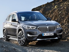 What is the difference between the BMW X1 and the BMW X3?