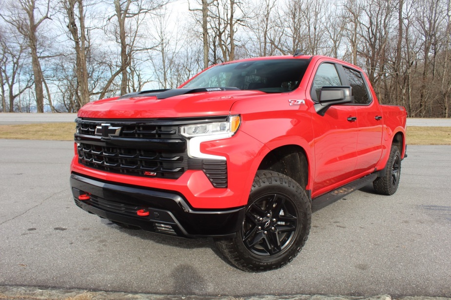 Production of the 2023 Chevy Silverado 1500 has been discontinued, and production of this model has been temporarily discontinued at the Fort Wayne Assembly Plant.