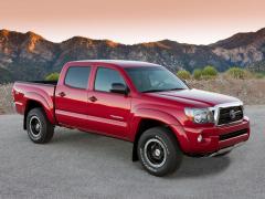 A decade-old mid-size pickup truck, these two are still reliable today - according to the dealer.
