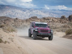 The Jeep Wrangler 4xe crushes the Ford Bronco again