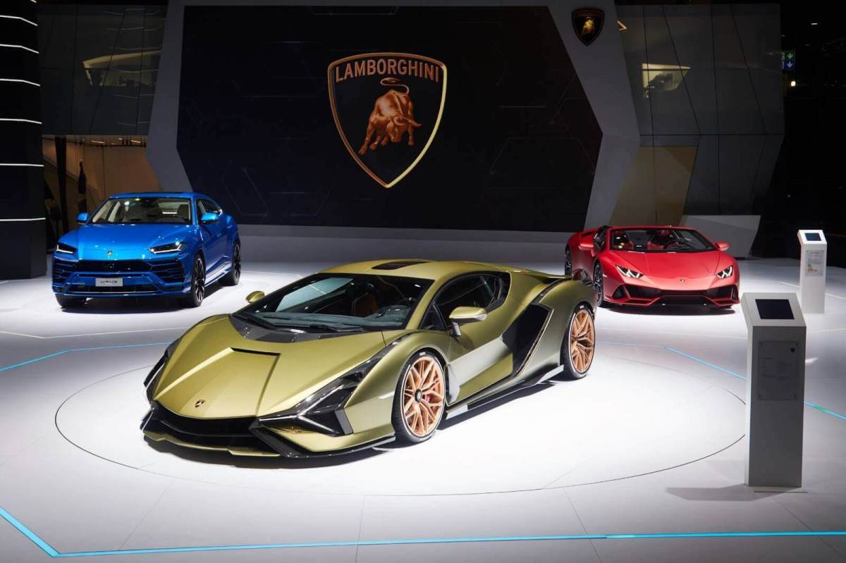 Lamborghini Sian, Aventador and Urus