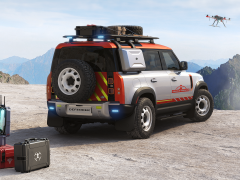 Land Rover Defender Awards for Above & Beyond service Go the extra mile