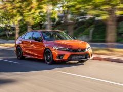 JDM Integra Type R vs. 2022 Honda Civic Si: Which Is Better To Buy?