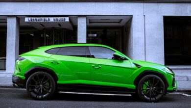 A green Lamborghini Urus