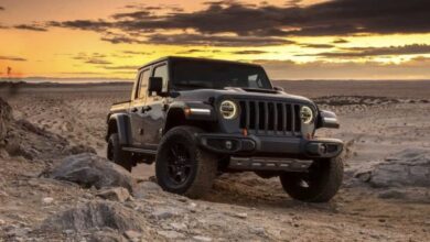 The 2024 Jeep Glaidaotr 4xe could debut soon